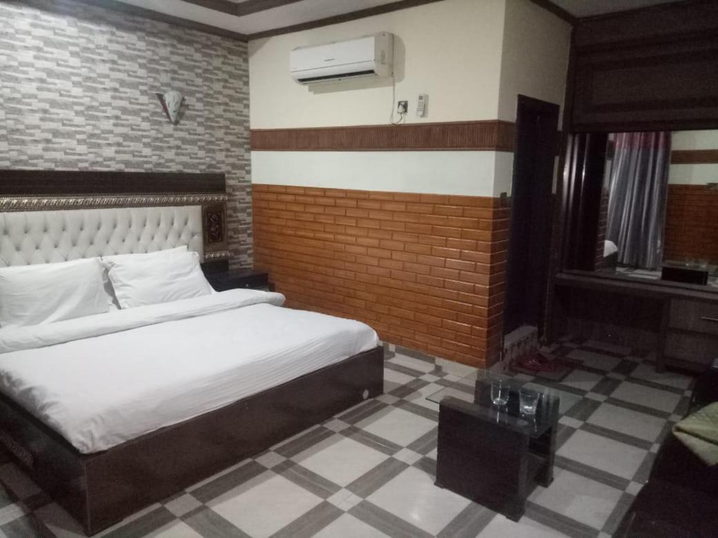 Manama Hotel Ijp Равалпинди Экстерьер фото